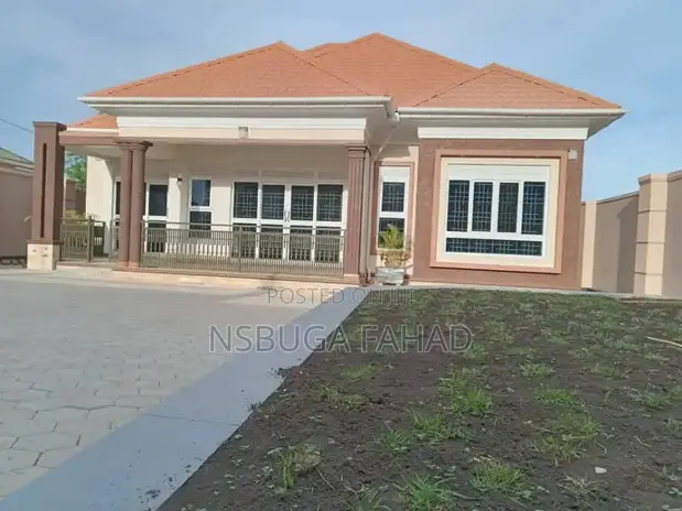 3 Bedroom House for Rent in Kisaasi, Central Division - 1