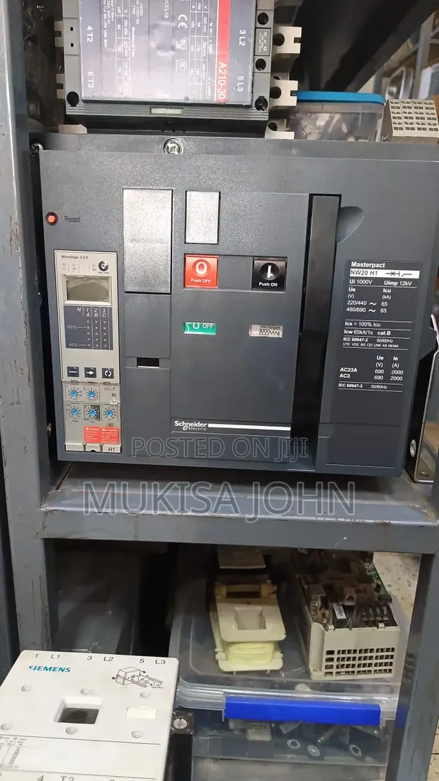 Schneider Air Circuit Breaker 2000A - 1