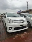 Toyota Noah 2.0 143hp FWD (7 Seater) 2013 White - 2