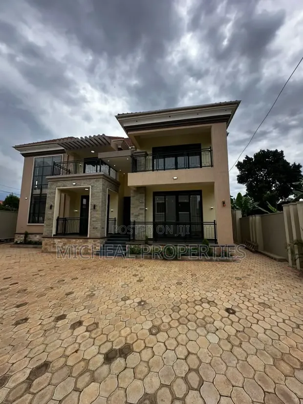 6-Bedroom House for Sale in Kira Town, Wakiso - 1