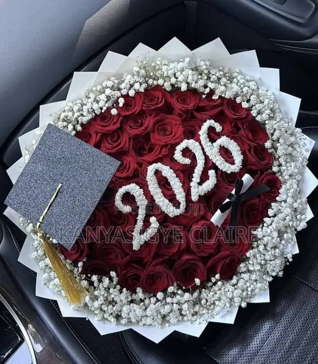 Customized Graduation Fresh Flower Bouquets - 1