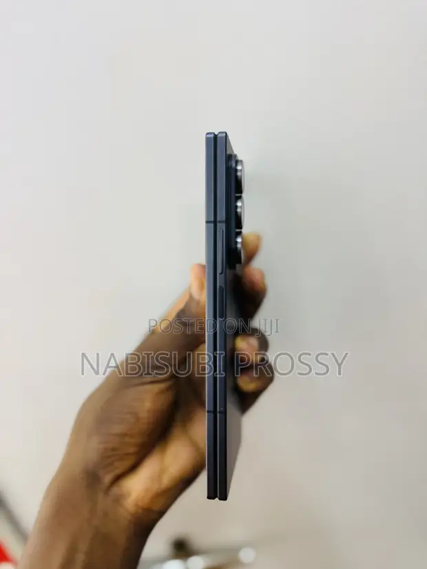 Samsung Galaxy Z Fold7 1TB Black - 1
