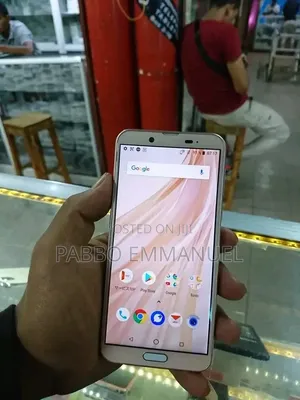 Sharp Aquos Sense 2 SHV43 32GB Gold