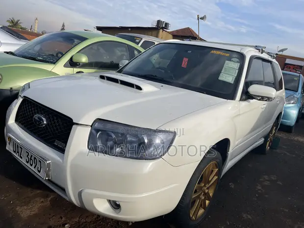 Subaru Forester 2004 White - 1