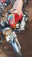 Bajaj Boxer 100 2018 Red - 3