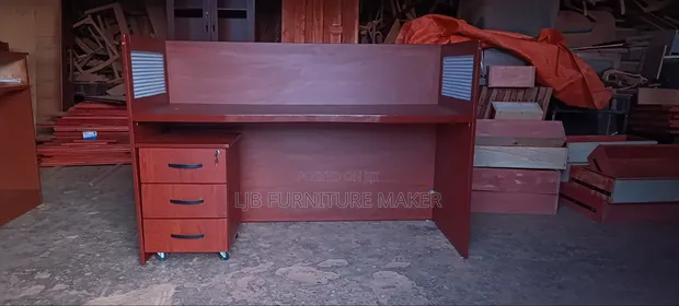 Laminated Workstation for One Seat - 1
