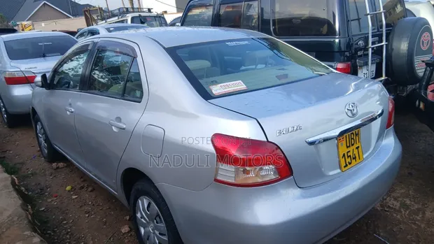 Toyota Belta 2008 Silver - 1