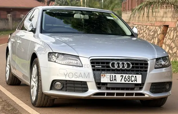 Audi A4 2.0T Premium 2012 Silver - 1