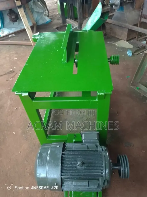 Table Saw Machine for Timber Cutting - 1