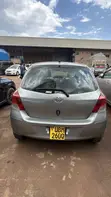 Toyota Vitz 2007 Silver - 2