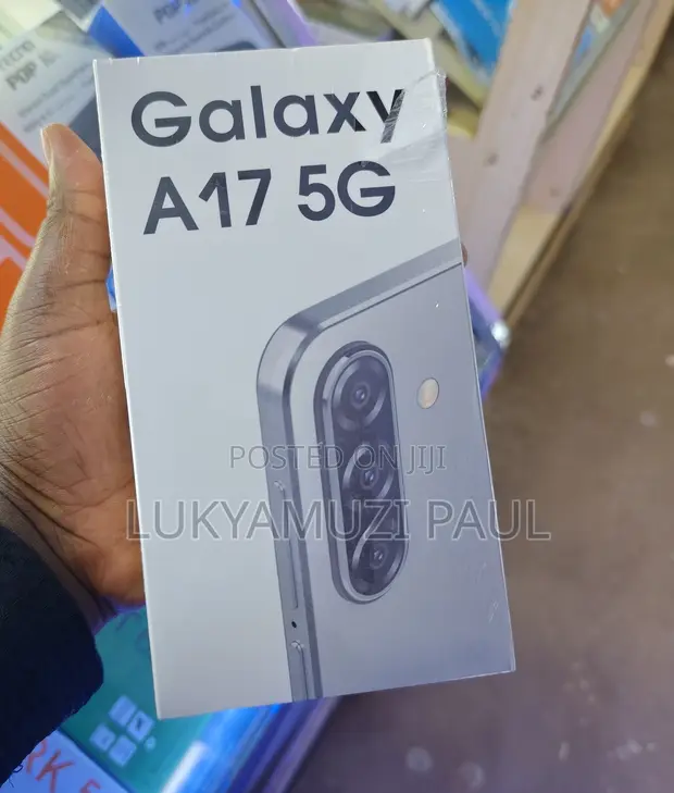New Samsung Galaxy A17 5G 256GB Green - 1