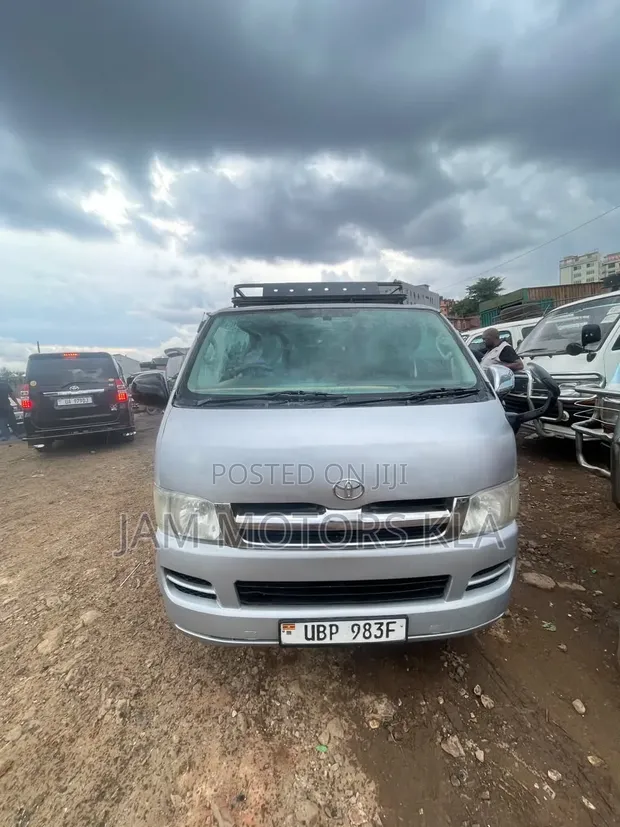 Toyota HiAce 2008 Silver - 1