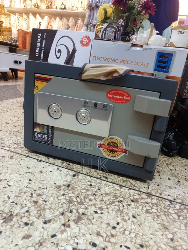 Heavy-Duty Fireproof Security Safe Box - 1