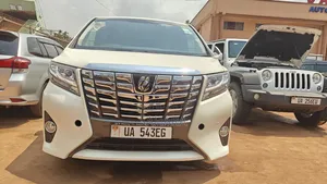 Toyota Alphard 2017 - Pearl White
