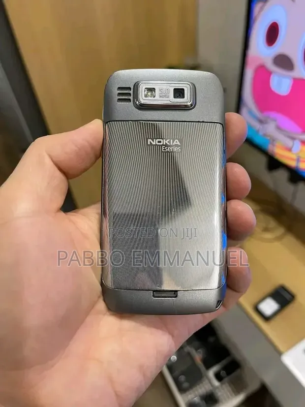 Nokia E72 Gray - 1