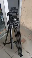 Ultimax UM-TR57 Lightweight Tripod Stand - 1