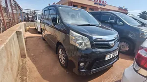 Toyota Noah Si 2011 Black