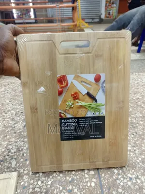 Rectangular Natural Bamboo Cutting Board with Handle