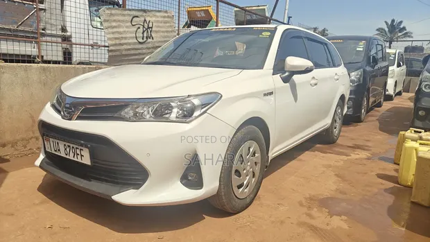 Toyota Corolla Fielder Hybrid 2018 - 1