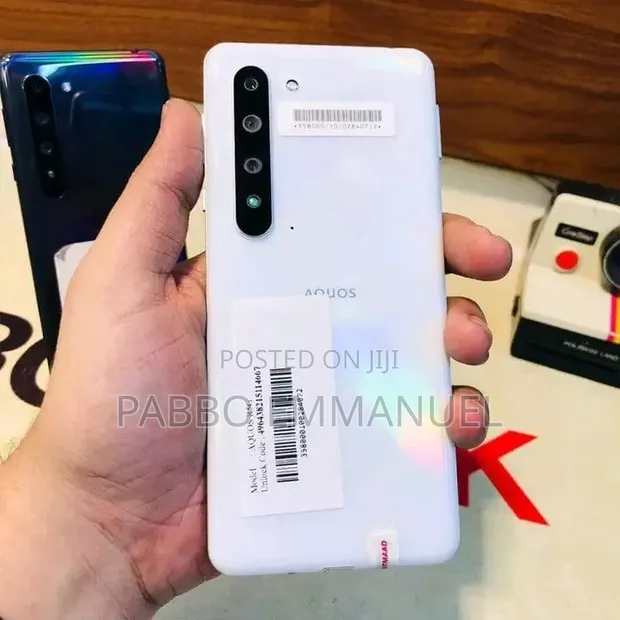Sharp Aquos R5G 256GB White - 1