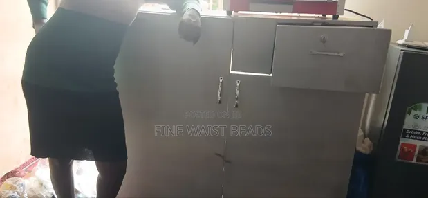 Display Counter for Saloon - 1