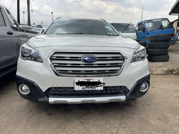 Subaru Outback 2017 White - 1