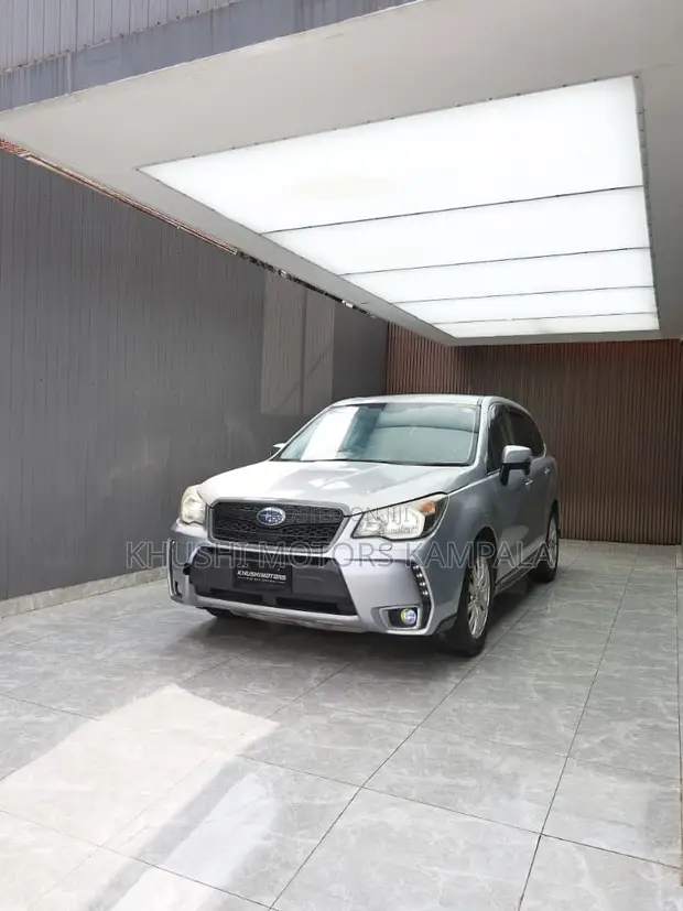 Subaru Forester 2012 Silver - 1