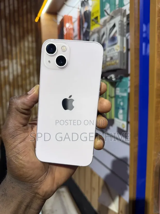 Apple iPhone 13 128GB White - 1
