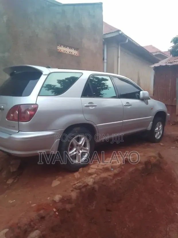 Toyota Harrier 2000 Gray - 1