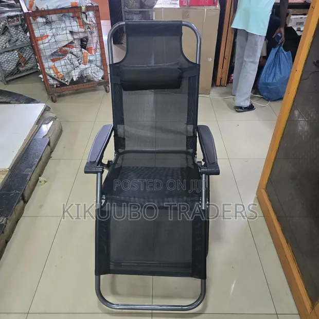 Zero Gravity Deluxe Reclining Folding Chair - 1