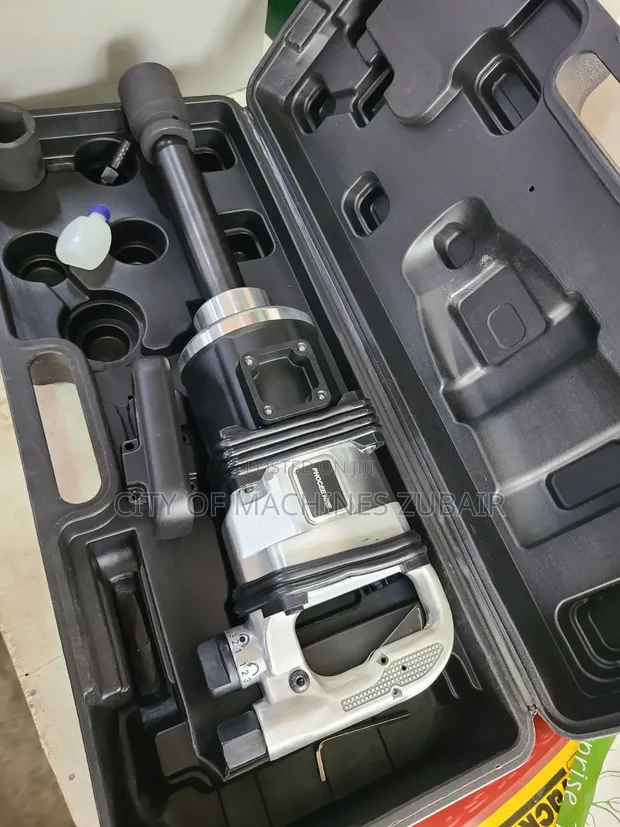 Heavy Duty Air Impact Wrench - 1