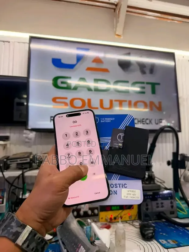 iPhone 13 & 14 Pro Max Battery Replacement - 1