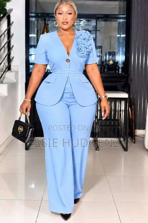 Women's Short Sleeve Suit - 1