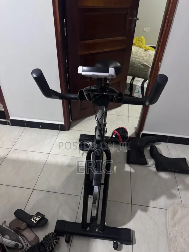 Sportsart Spinning Bike - 1