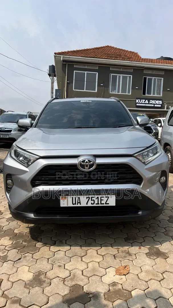 Toyota RAV4 2018 Silver - 1