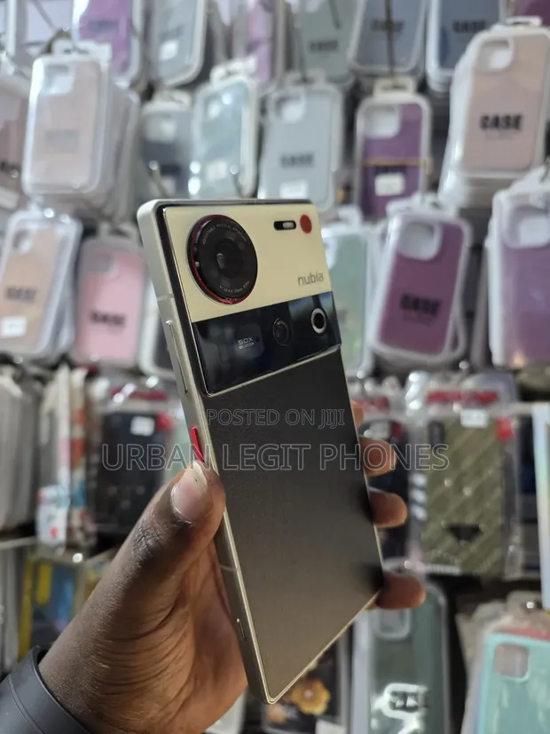 ZTE nubia Z70 Ultra 256GB White - 1