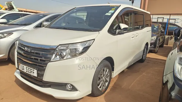 Toyota Noah 2014 - Pearl White - 1