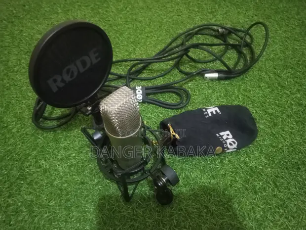 Rode NT1-A 5th Gen Condenser Microphone - 1