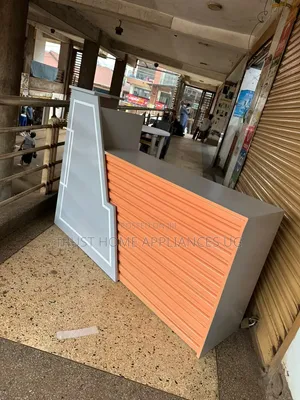 5 Ft Reception Counter - Wood