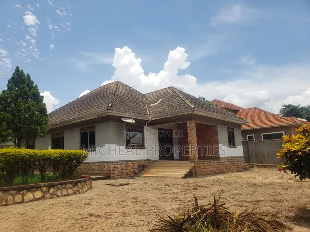 4-Bedroom House for Sale in Gayaza Manyangwa, Wakiso - 1