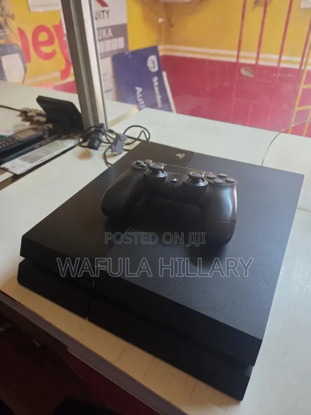 PS4 Standard 500GB - 1