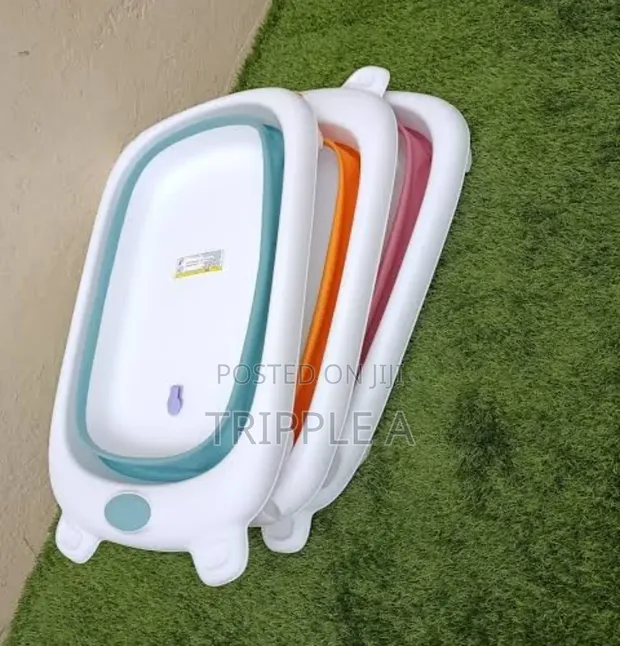 Brand New Baby Bathtub with Toys - 1