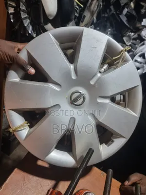 Nissan Wheel Caps - Size 14