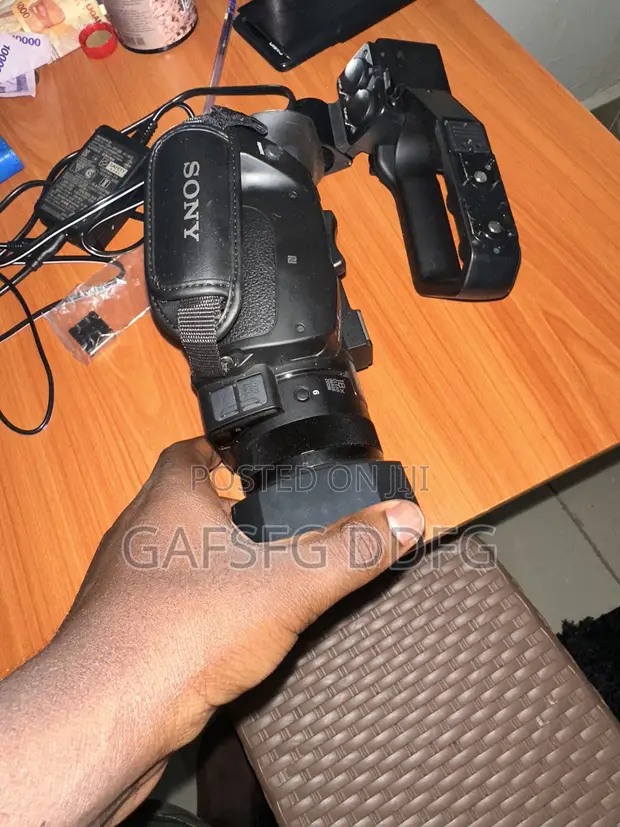 Sony PXW-FS5 4K Cinema Videography Camera - 1