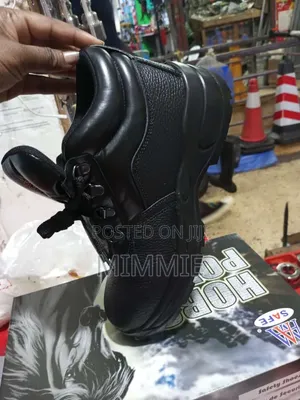 Red Horse Industrial Safety Boots (Oil Resistant)