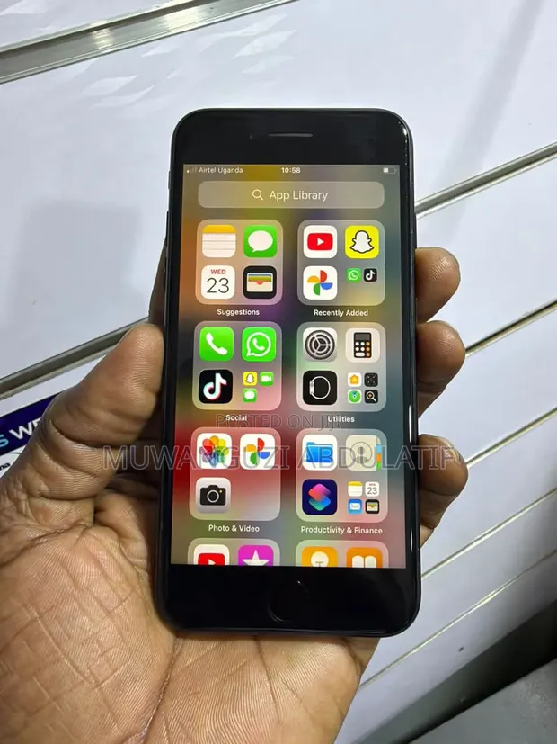Apple iPhone 7 128GB Black - 1