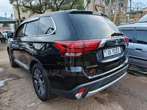 Mitsubishi Outlander 2016 Black - 1