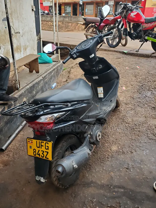 Suzuki Access 125 Scooter 2013 Black - 1