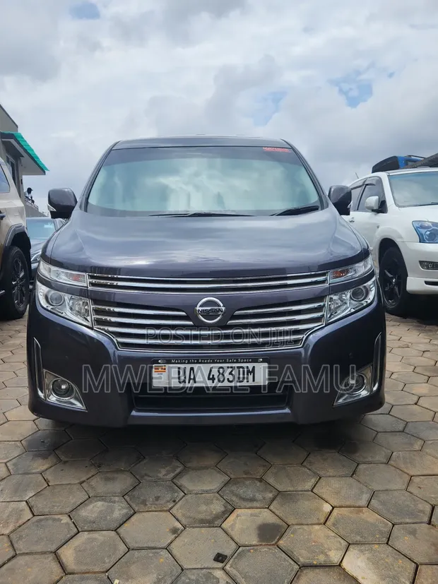 Nissan Elgrand 2015 Gray - 1