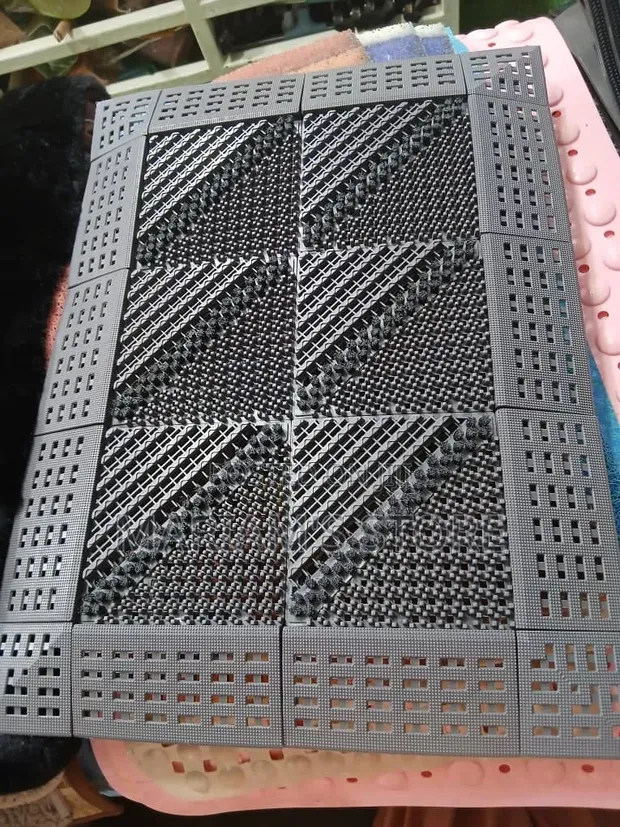 Plastic Entrance Door Mat - 1